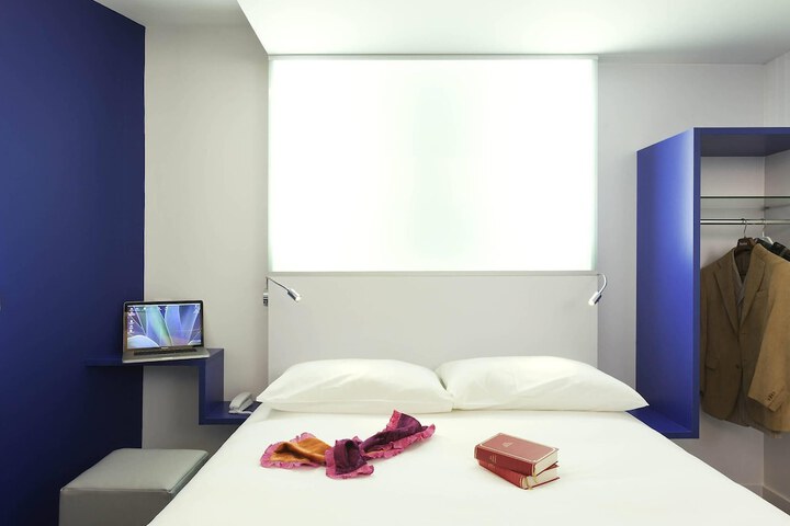 Room 17 of 55