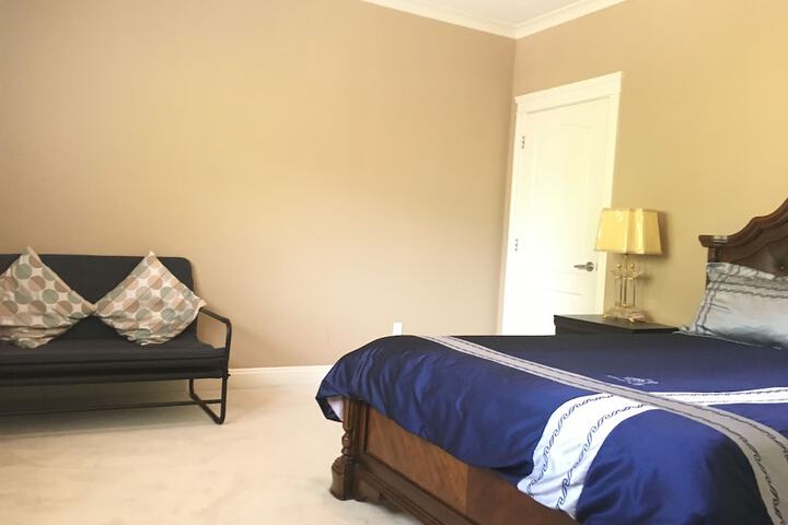 Room 17 of 47