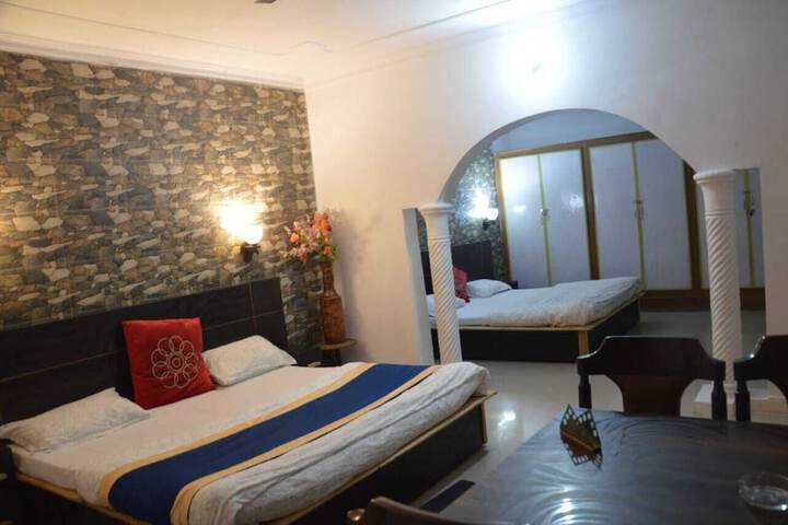 Room 6 of 44
