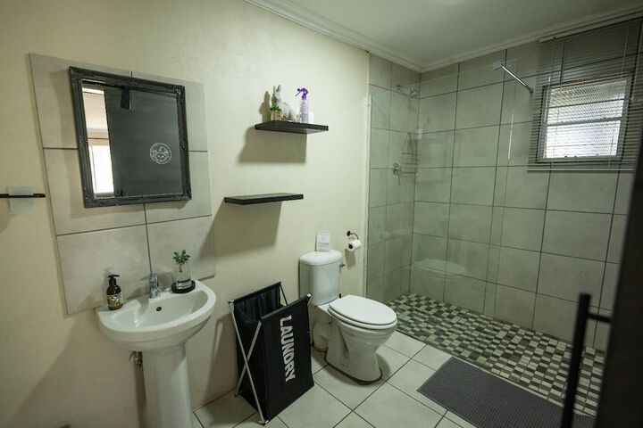 Room 147 of 242