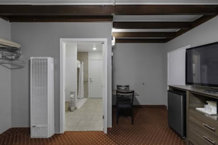 Room 19 of 129