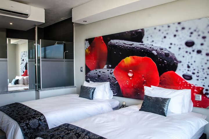 Room 4 of 62