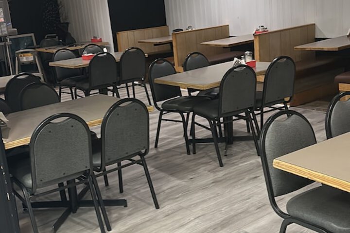 Dining 8 of 10