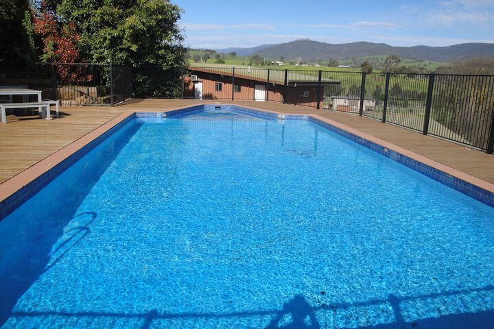 Pool 90 of 111