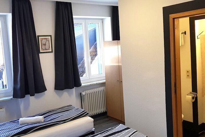 Room 229 of 442