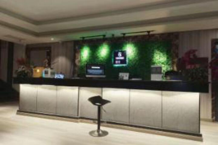 Jiangdu Garden Hotel