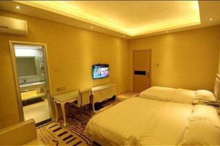 Room 14 of 83