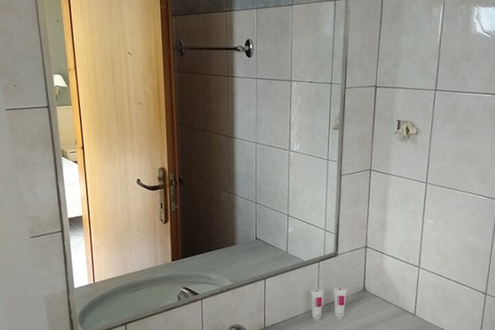 Room 67 of 75