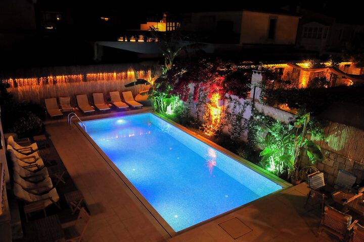 Pool 17 of 28