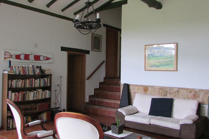 Room 34 of 102