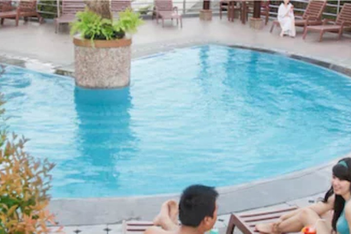 Pools & Facilities