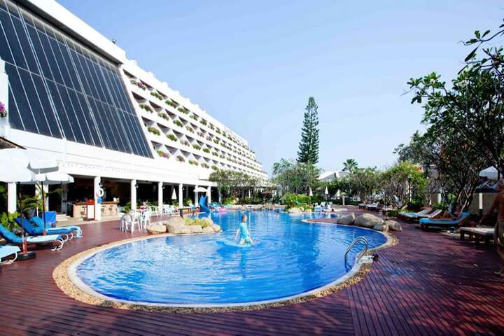 Pool Hotel