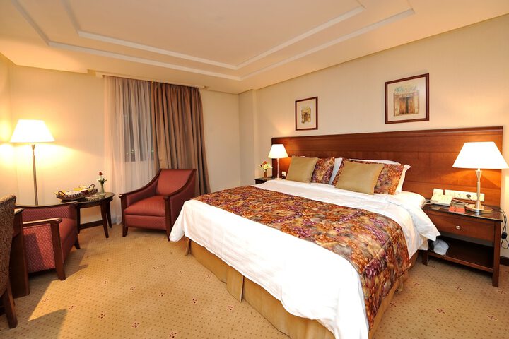 Room 48 of 119