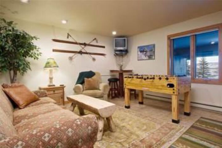 Hotel Interior 11 of 24