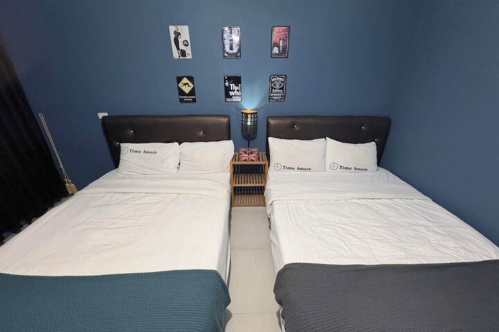Room 8 of 40