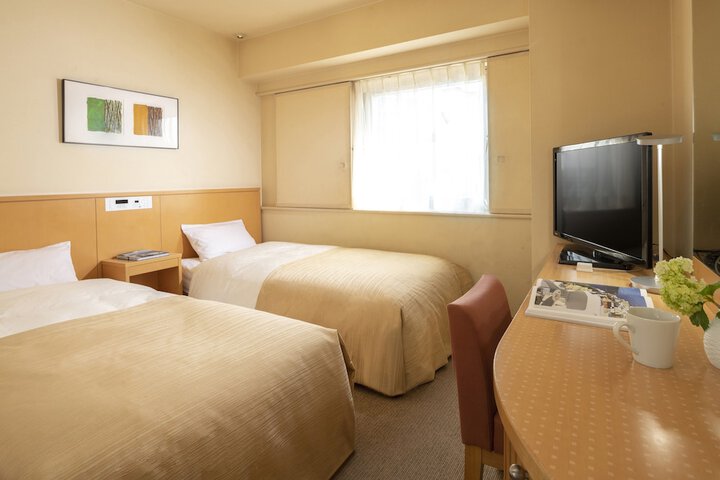 Room 11 of 50