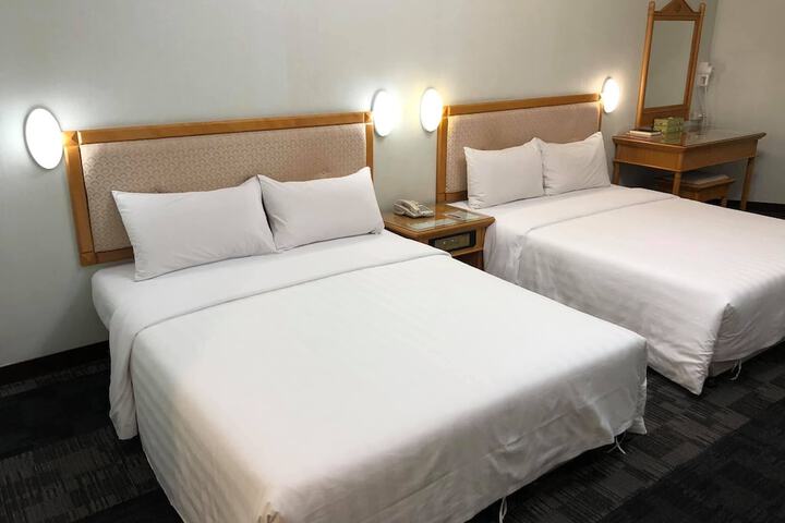 Room 5 of 49