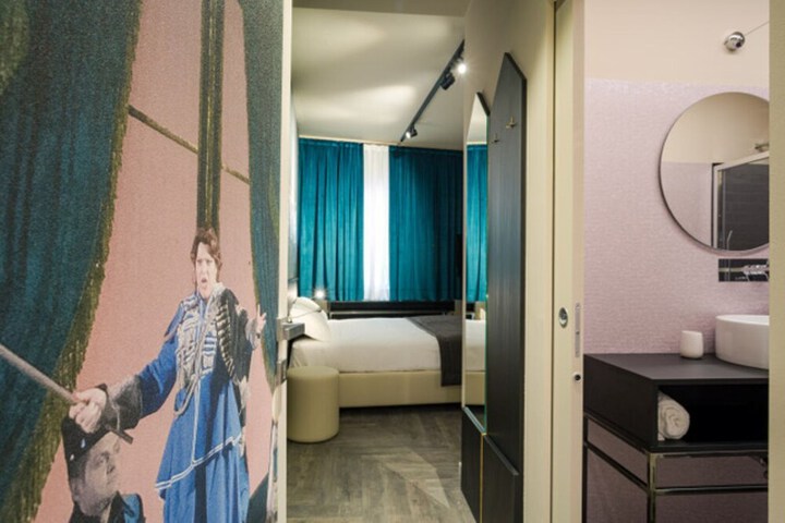 Room 5 of 44