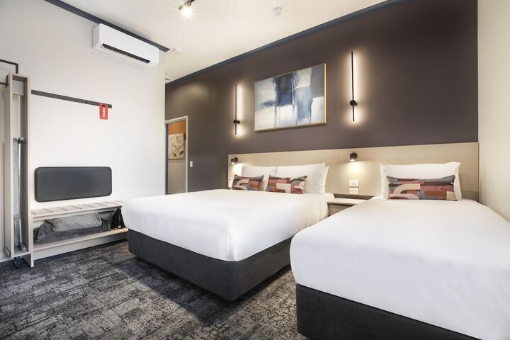 Room 15 of 62