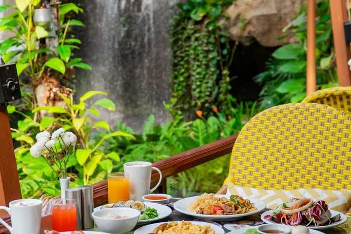 Breakfast/Coffee Service 96 of 141