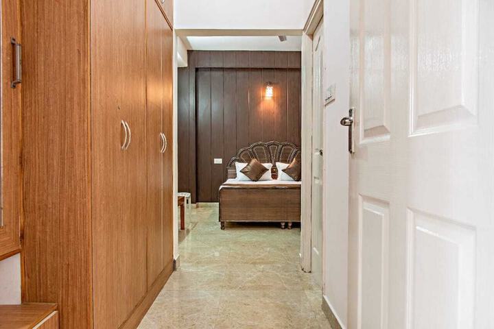 Room 14 of 32