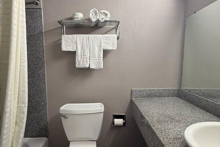 Room 35 of 48
