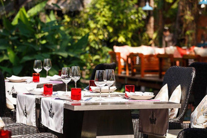 Dining 67 of 94