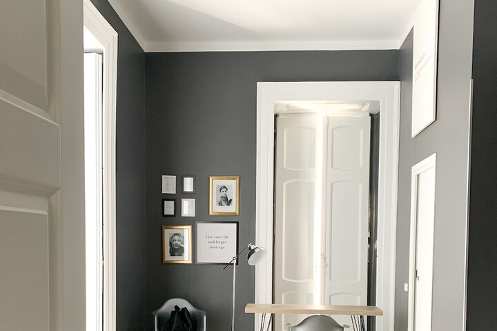 Room 9 of 37