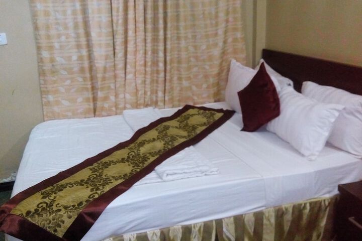 Room 32 of 32