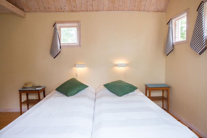 Room 3 of 70