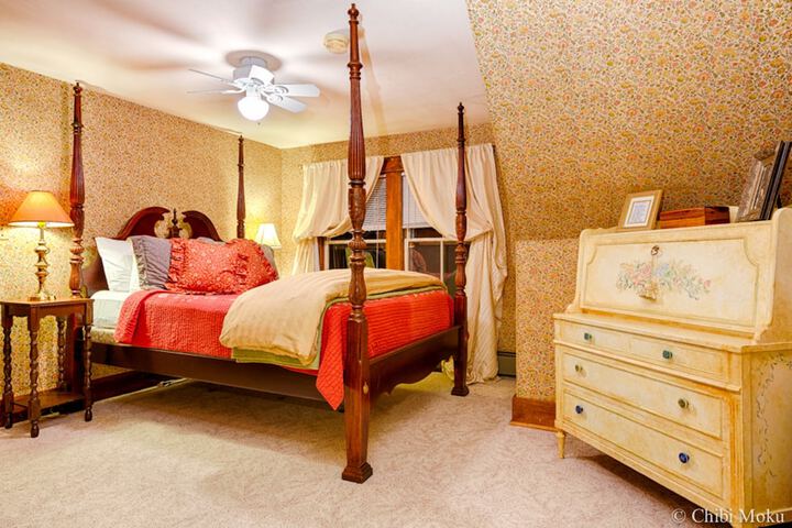 Room 4 of 89