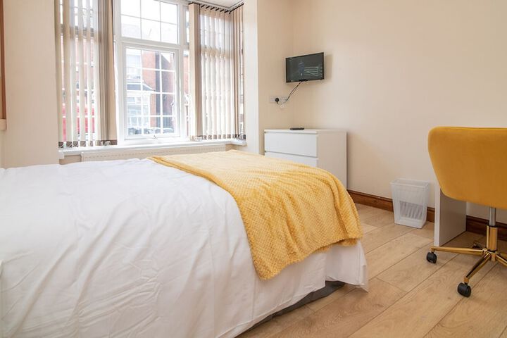 Room 12 of 23