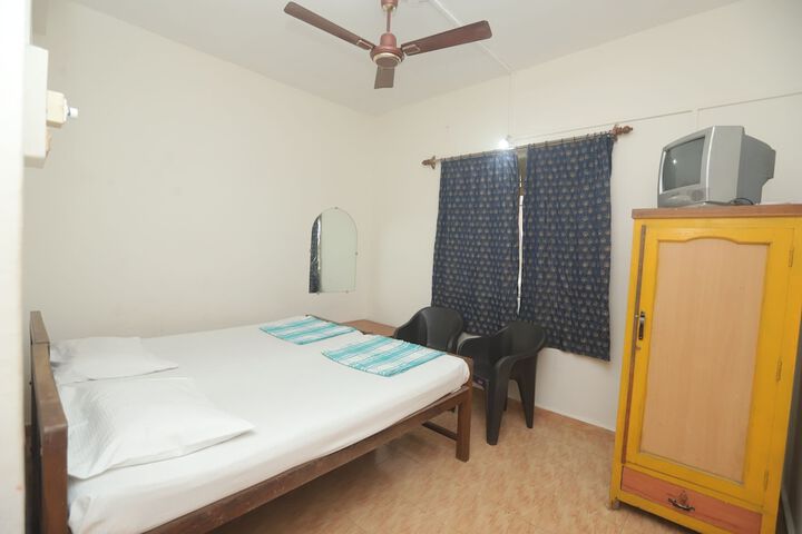 Room 2 of 25