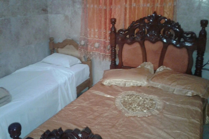 Room 5 of 17