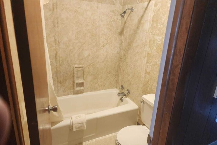 Room 15 of 19