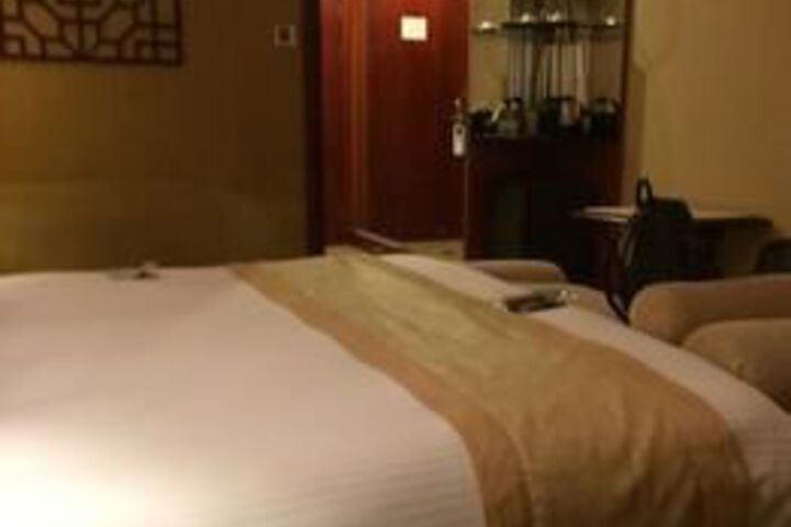 Room 10 of 17