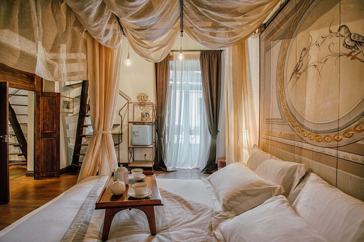 Room 9 of 36