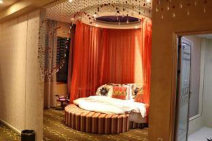 Room 7 of 7