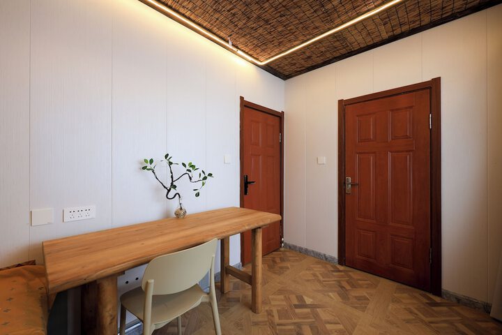 Room 15 of 84