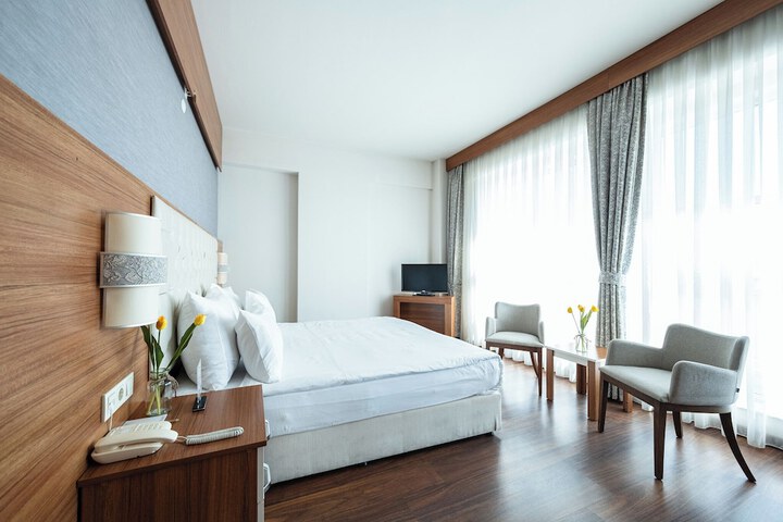 Room 34 of 79