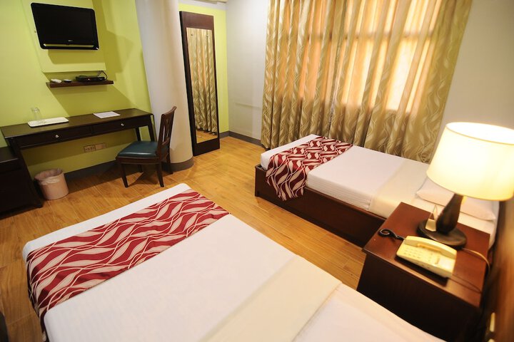 Room 12 of 28