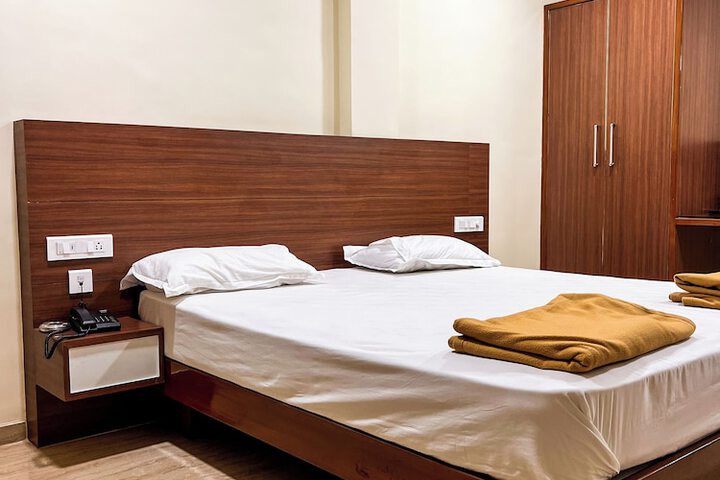 Room 9 of 24