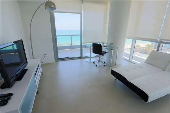 Room 5 of 14