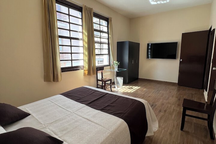 Room 42 of 67