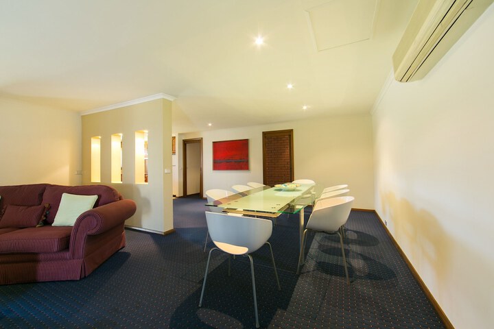 Room 42 of 85