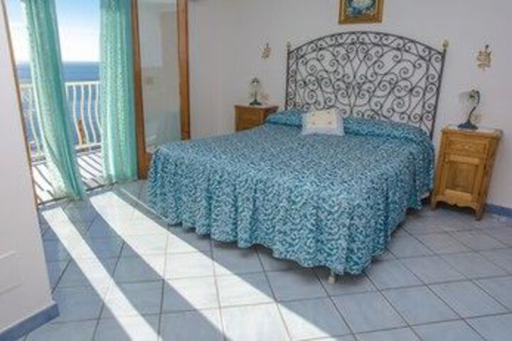 Room 7 of 19