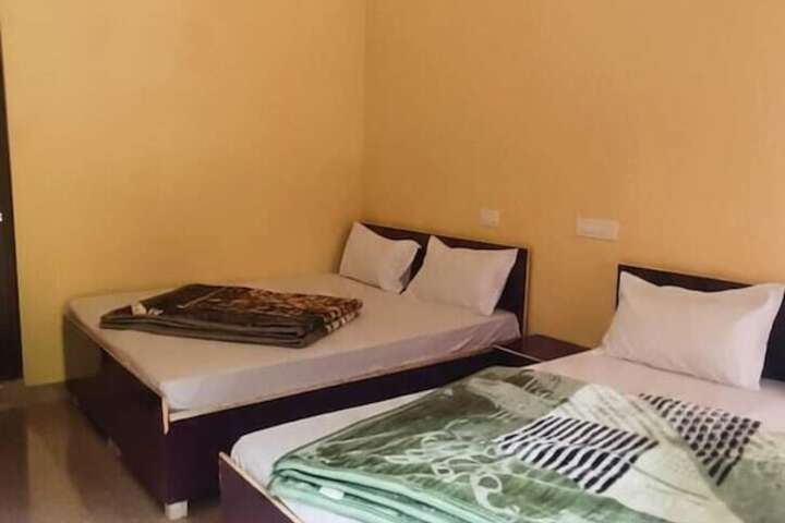 Room 13 of 22