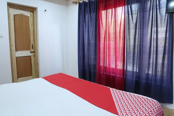 Room 5 of 11