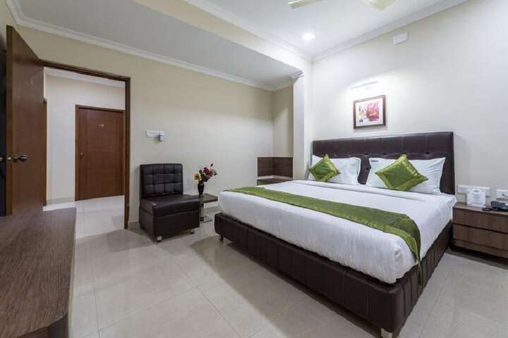 Room 7 of 32