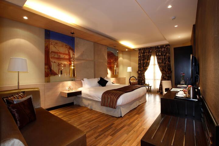 Room 26 of 47